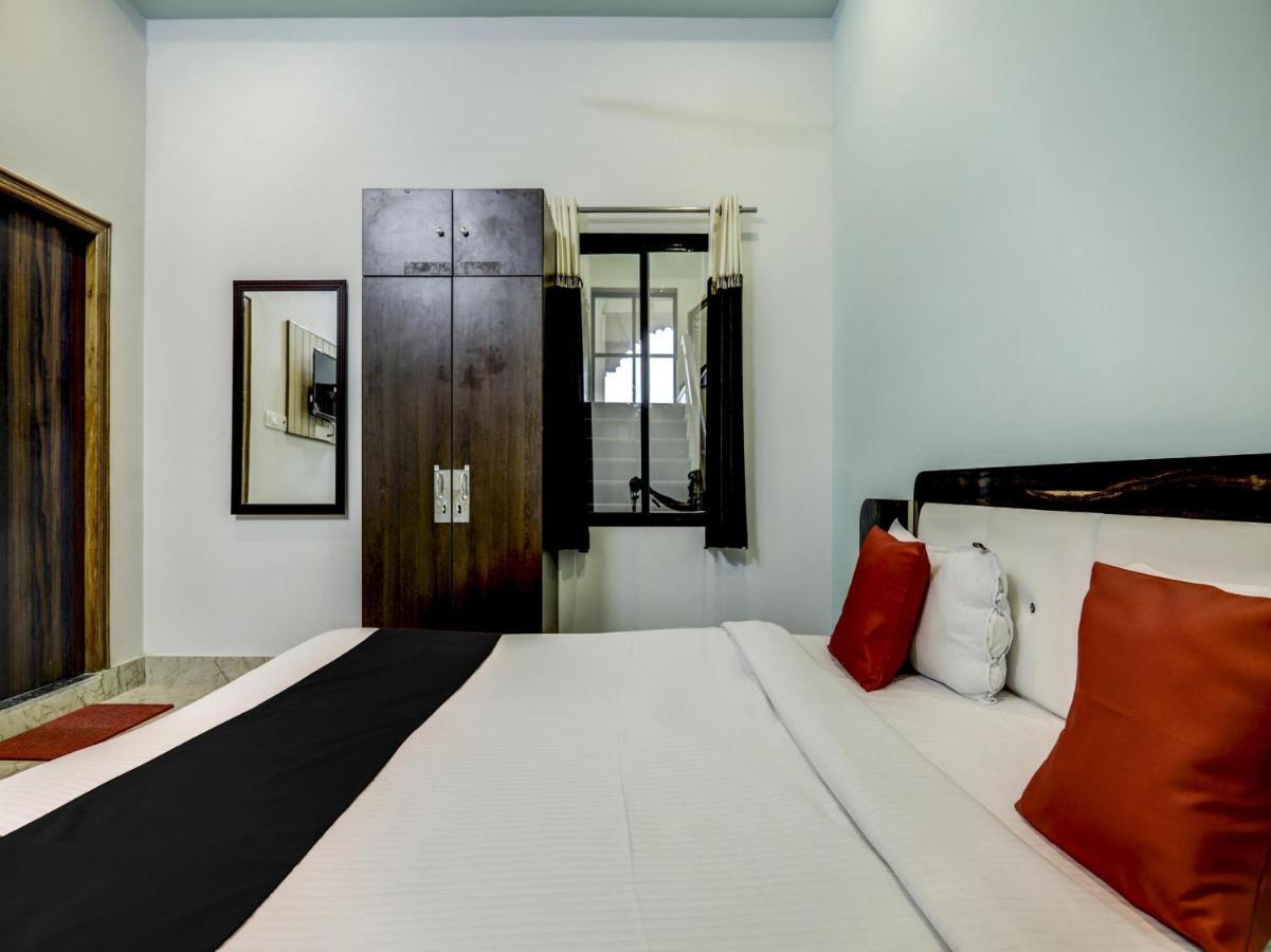 Capital O 72337 Hotel Konkan Tadka Bombay Eksteriør billede