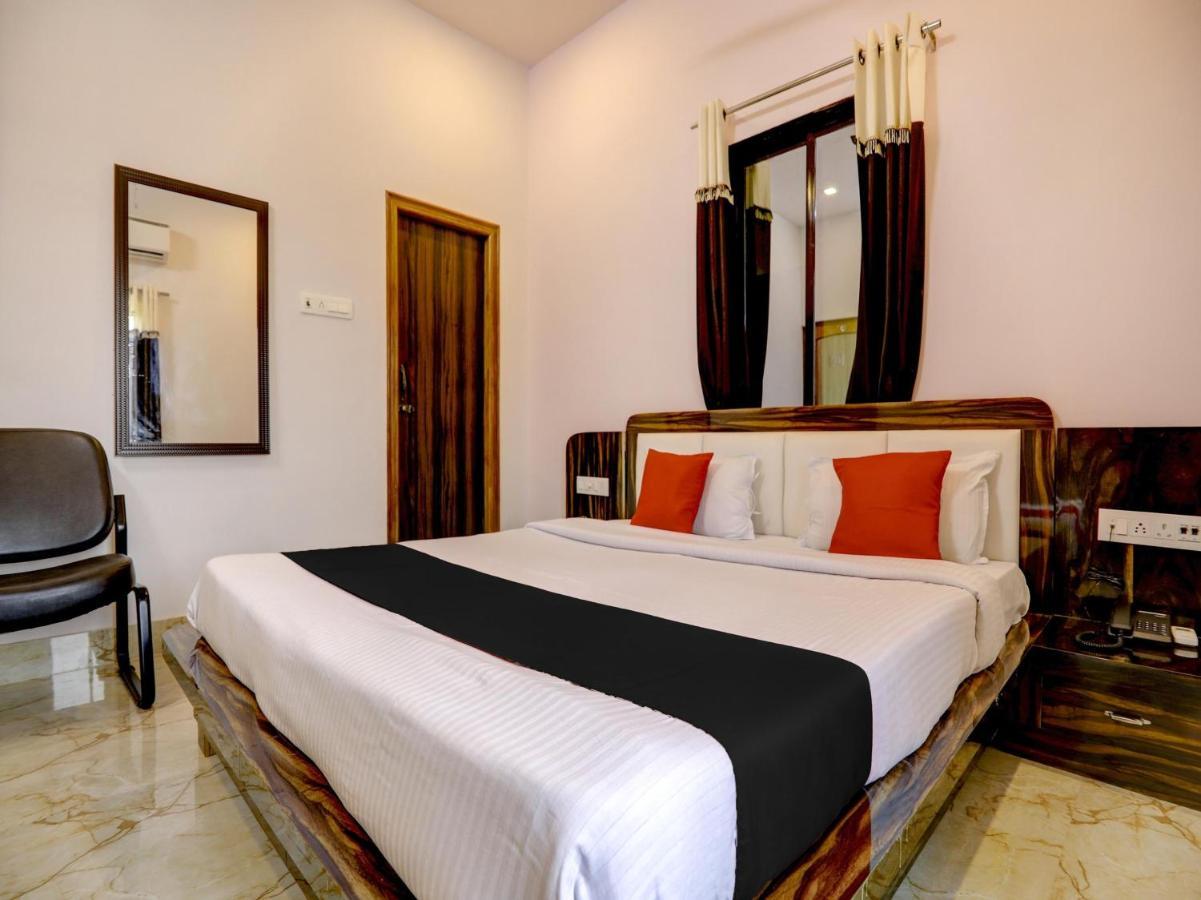 Capital O 72337 Hotel Konkan Tadka Bombay Eksteriør billede